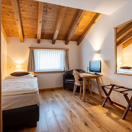 Hotel Saluver Celerina/Schlarigna ภายนอก รูปภาพ