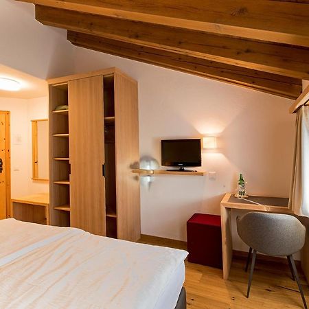 Hotel Saluver Celerina/Schlarigna ภายนอก รูปภาพ
