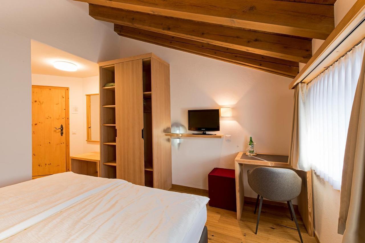 Hotel Saluver Celerina/Schlarigna ภายนอก รูปภาพ