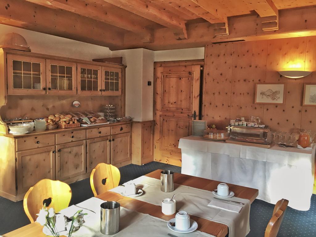 Hotel Saluver Celerina/Schlarigna ภายนอก รูปภาพ