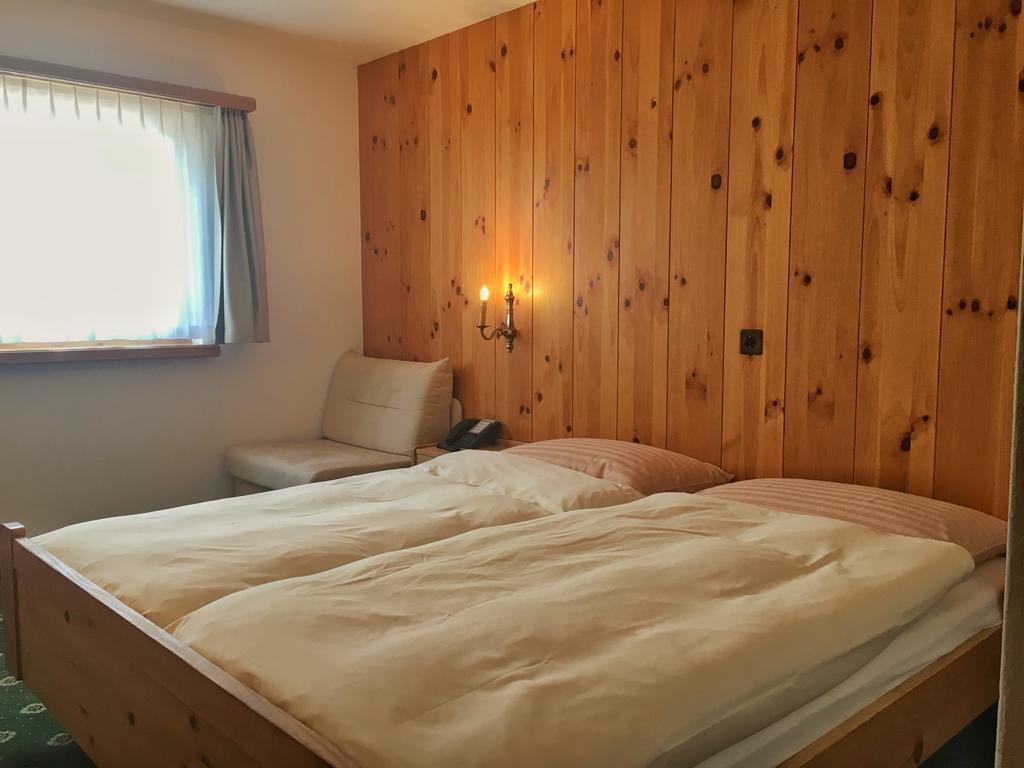 Hotel Saluver Celerina/Schlarigna ภายนอก รูปภาพ