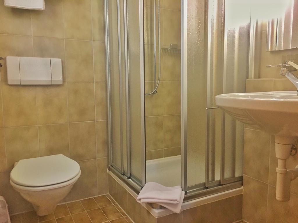 Hotel Saluver Celerina/Schlarigna ภายนอก รูปภาพ