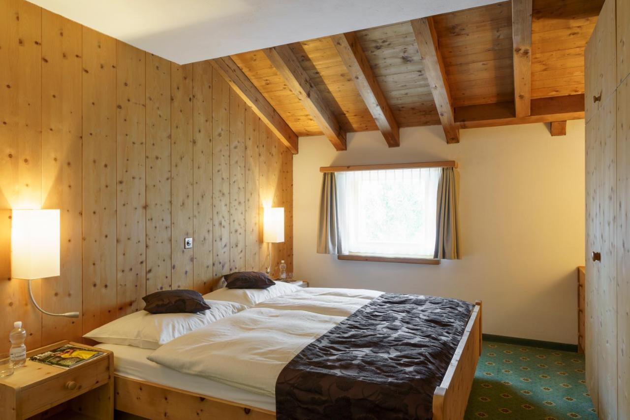 Hotel Saluver Celerina/Schlarigna ภายนอก รูปภาพ