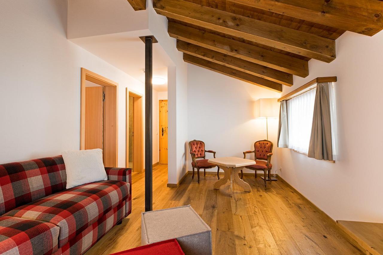 Hotel Saluver Celerina/Schlarigna ภายนอก รูปภาพ